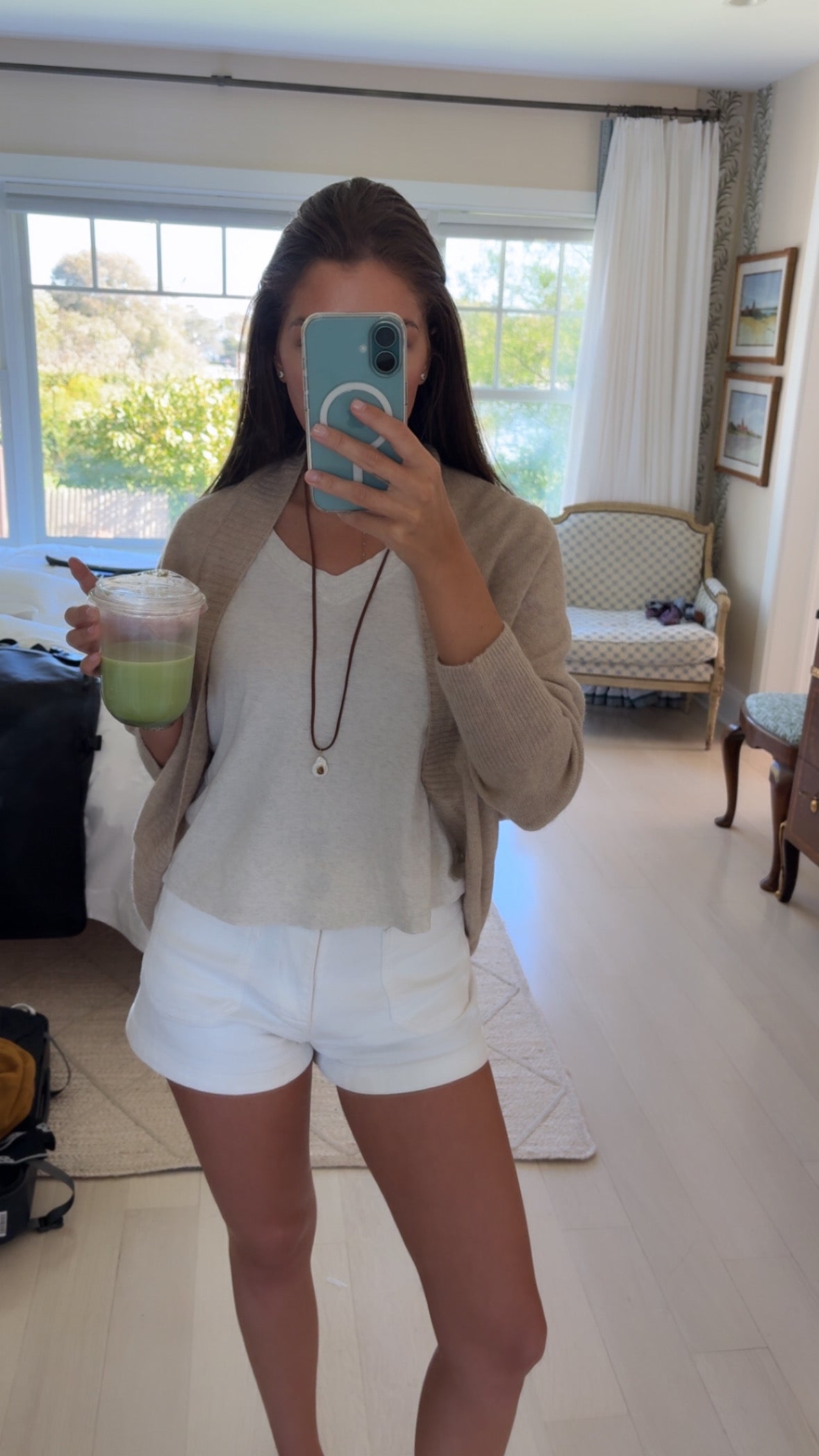 Freshwater pearl necklace with light pink stone