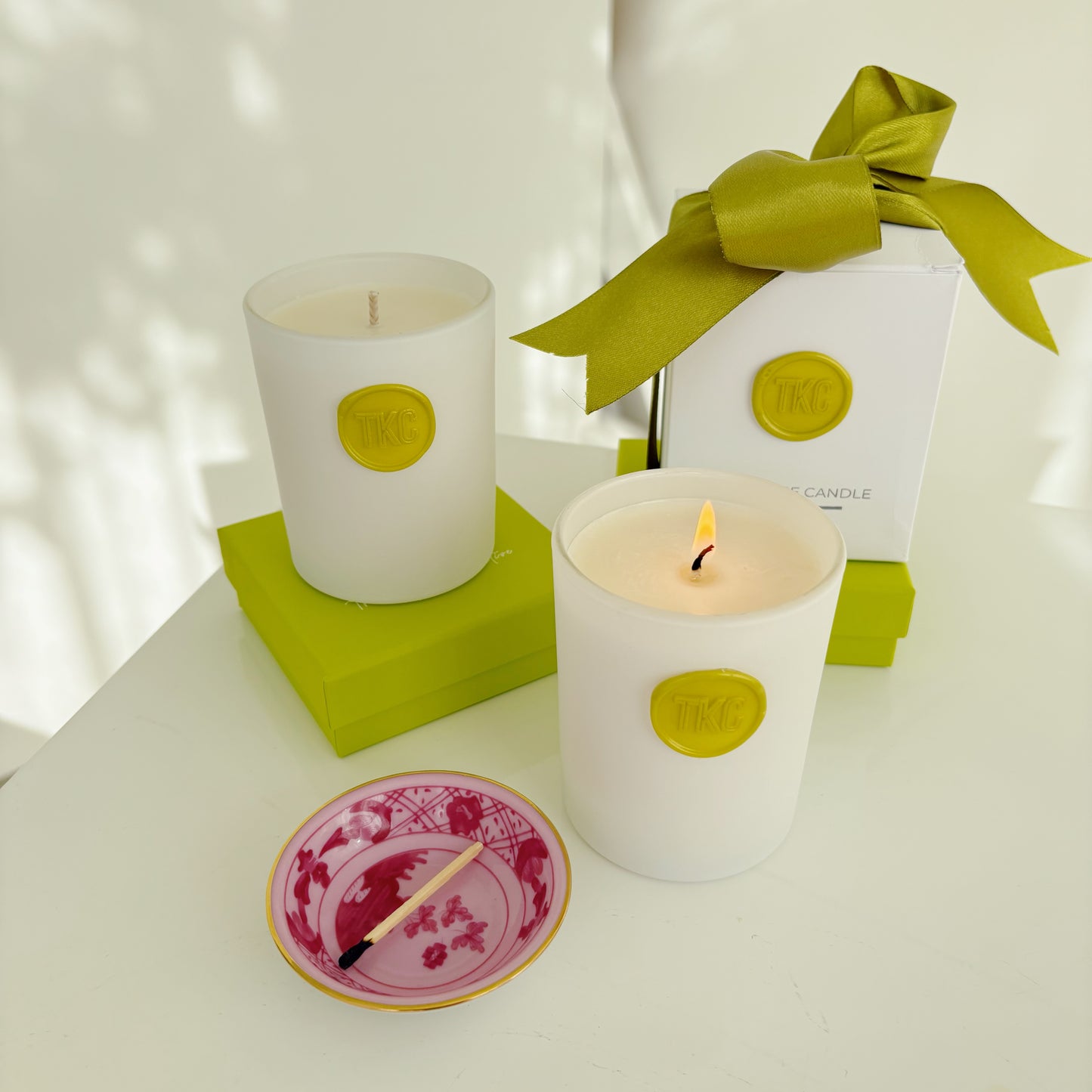 Non-toxic Happy Holiday Candle SOLD OUT 4X this is a pre-order SHIPS DEC 2nd