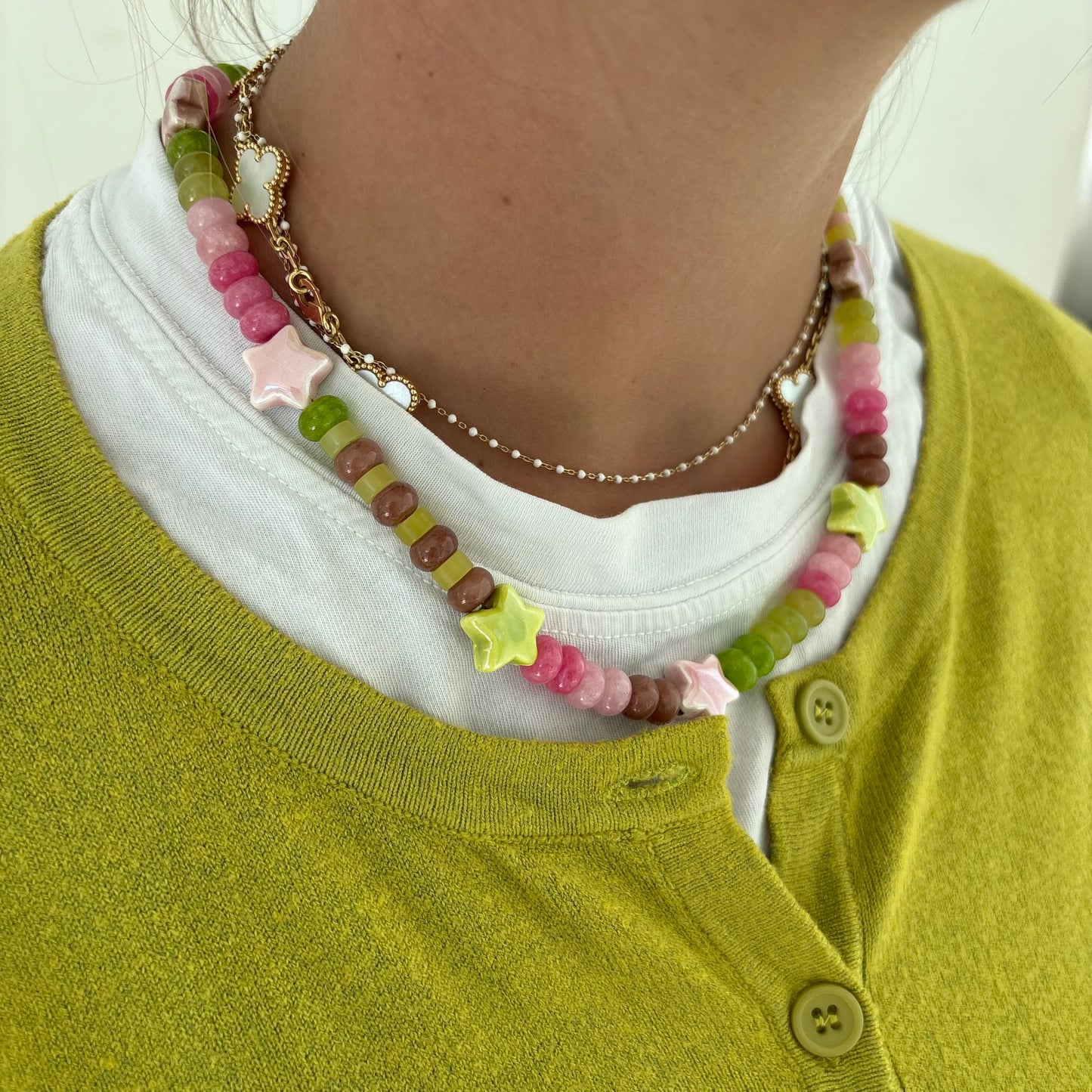 The Celly star necklace - brown chartreuse and pink stones