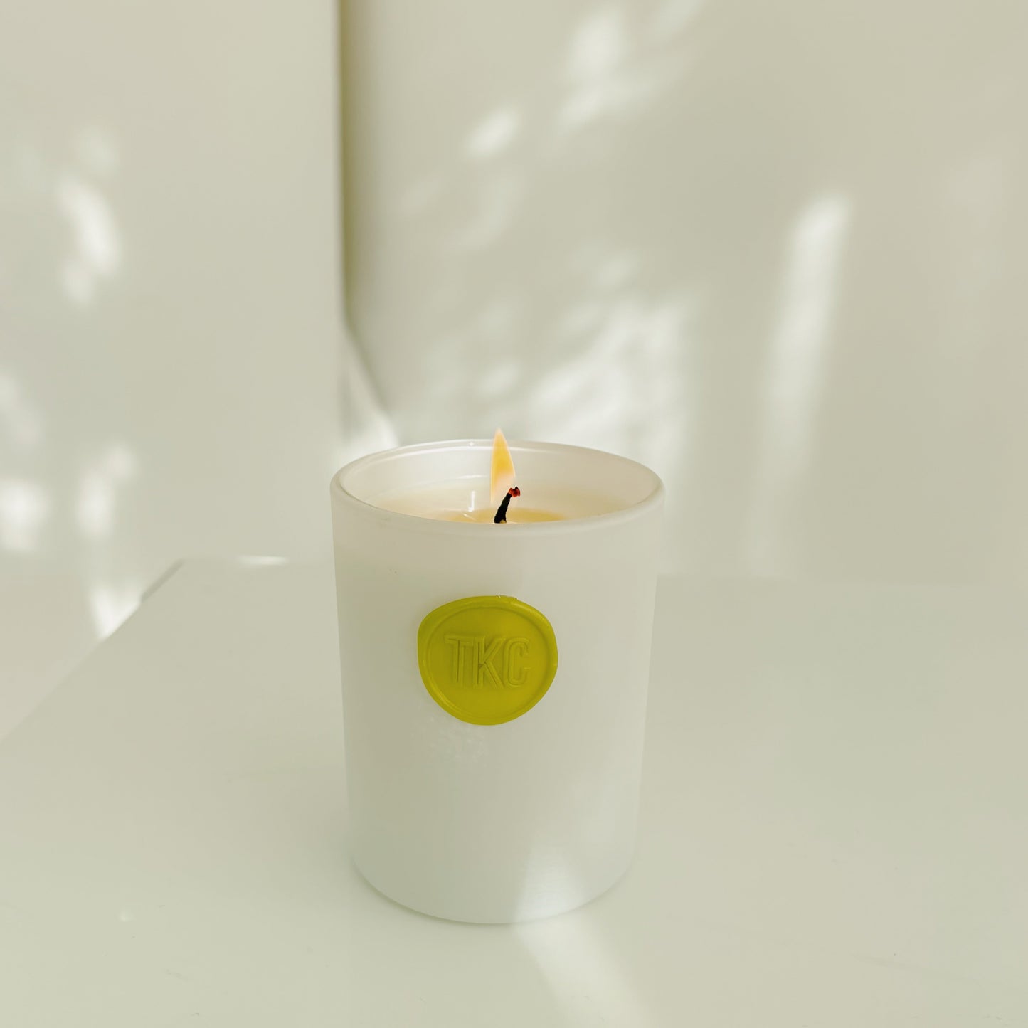 Non-toxic Happy Holiday Candle SOLD OUT 4X this is a pre-order SHIPS DEC 2nd