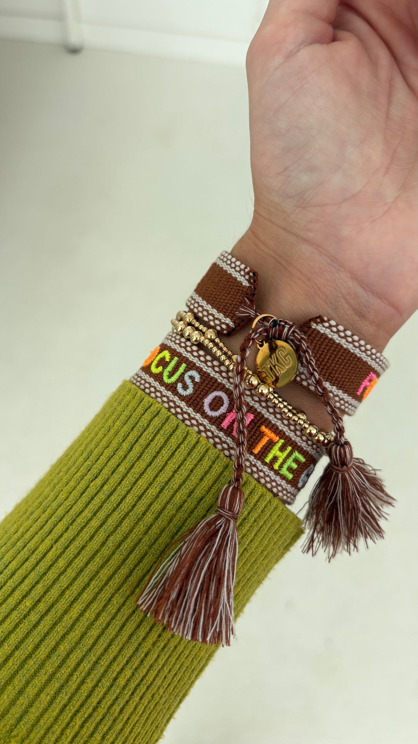 Focus on the good tassel bracelet