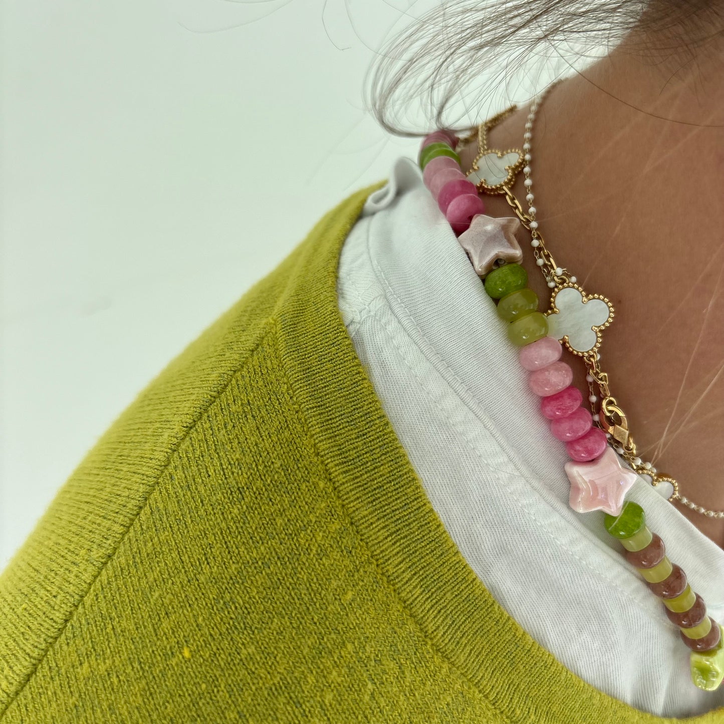 The Celly star necklace - brown chartreuse and pink stones