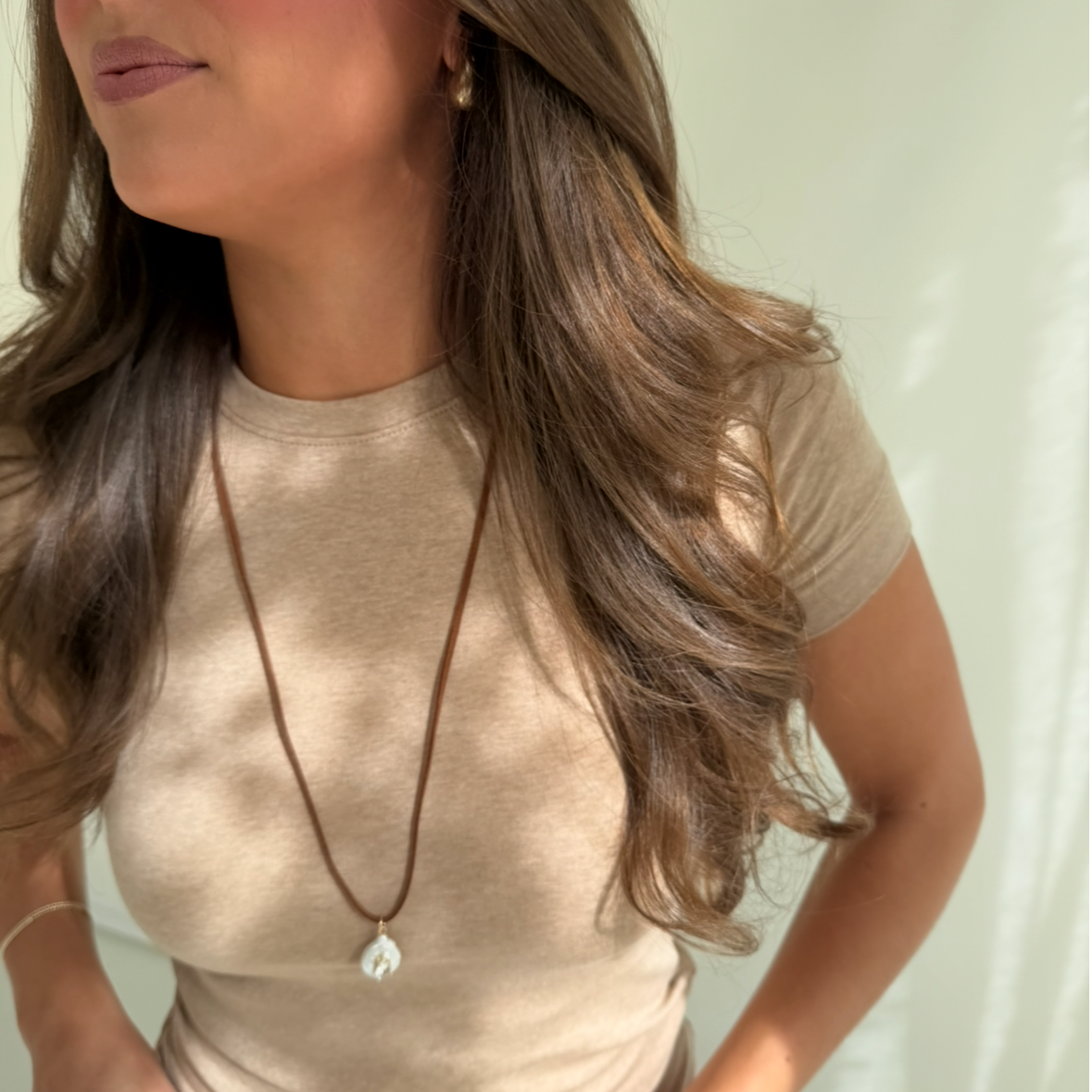 Freshwater pearl necklace with clear stone