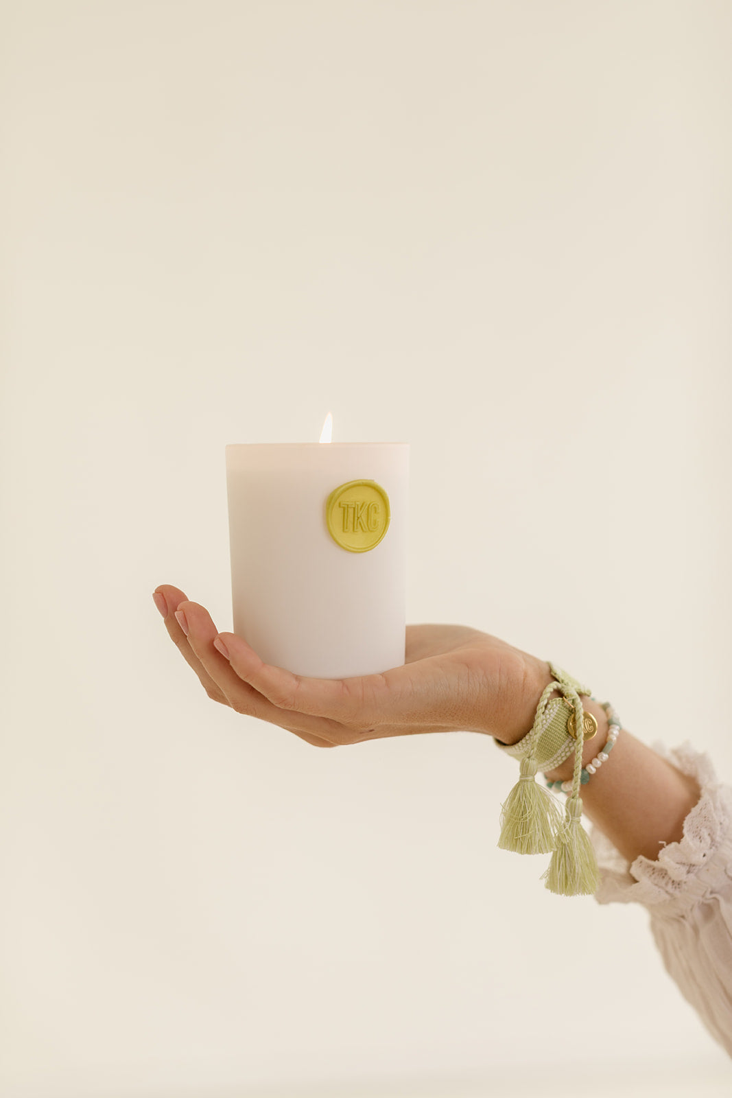 Non-toxic Happy Holiday Candle SOLD OUT 4X this is a pre-order SHIPS DEC 2nd