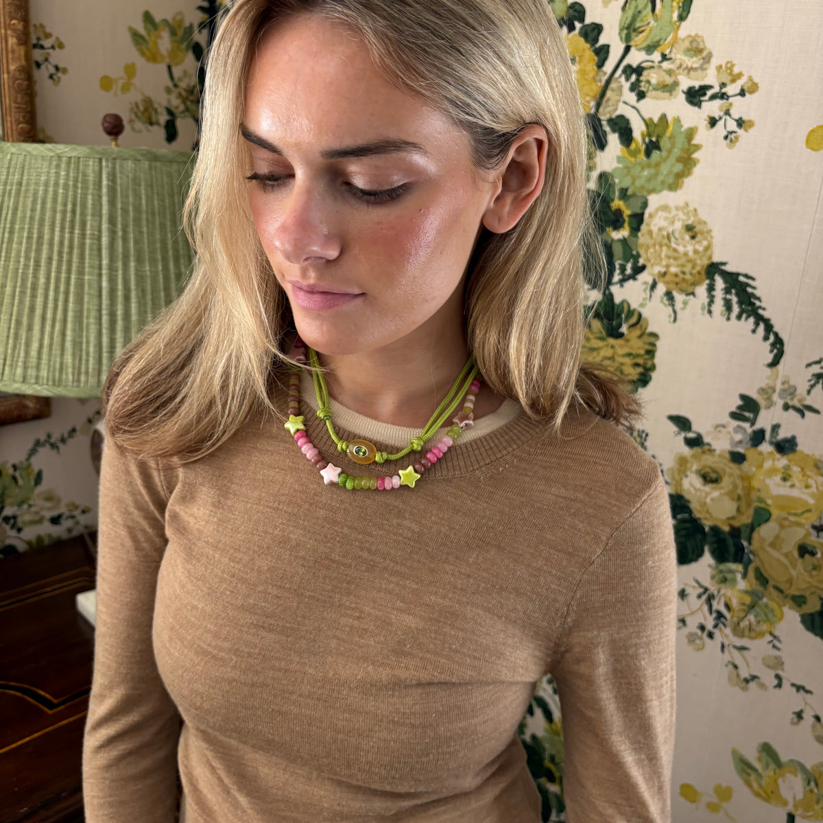 The Celly star necklace - brown chartreuse and pink stones